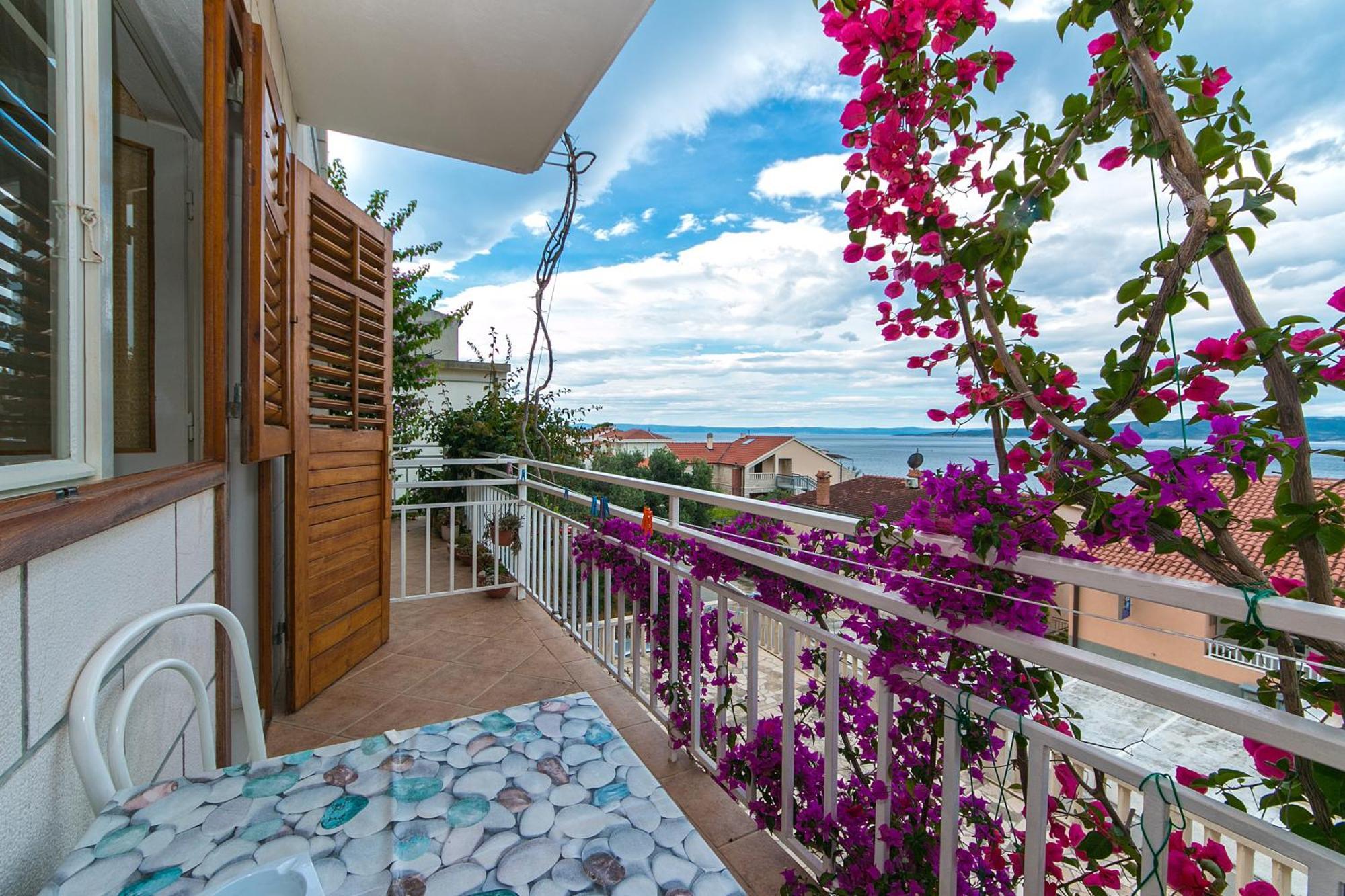 Apartments And Rooms By The Sea Brela, Makarska - 2752 외부 사진