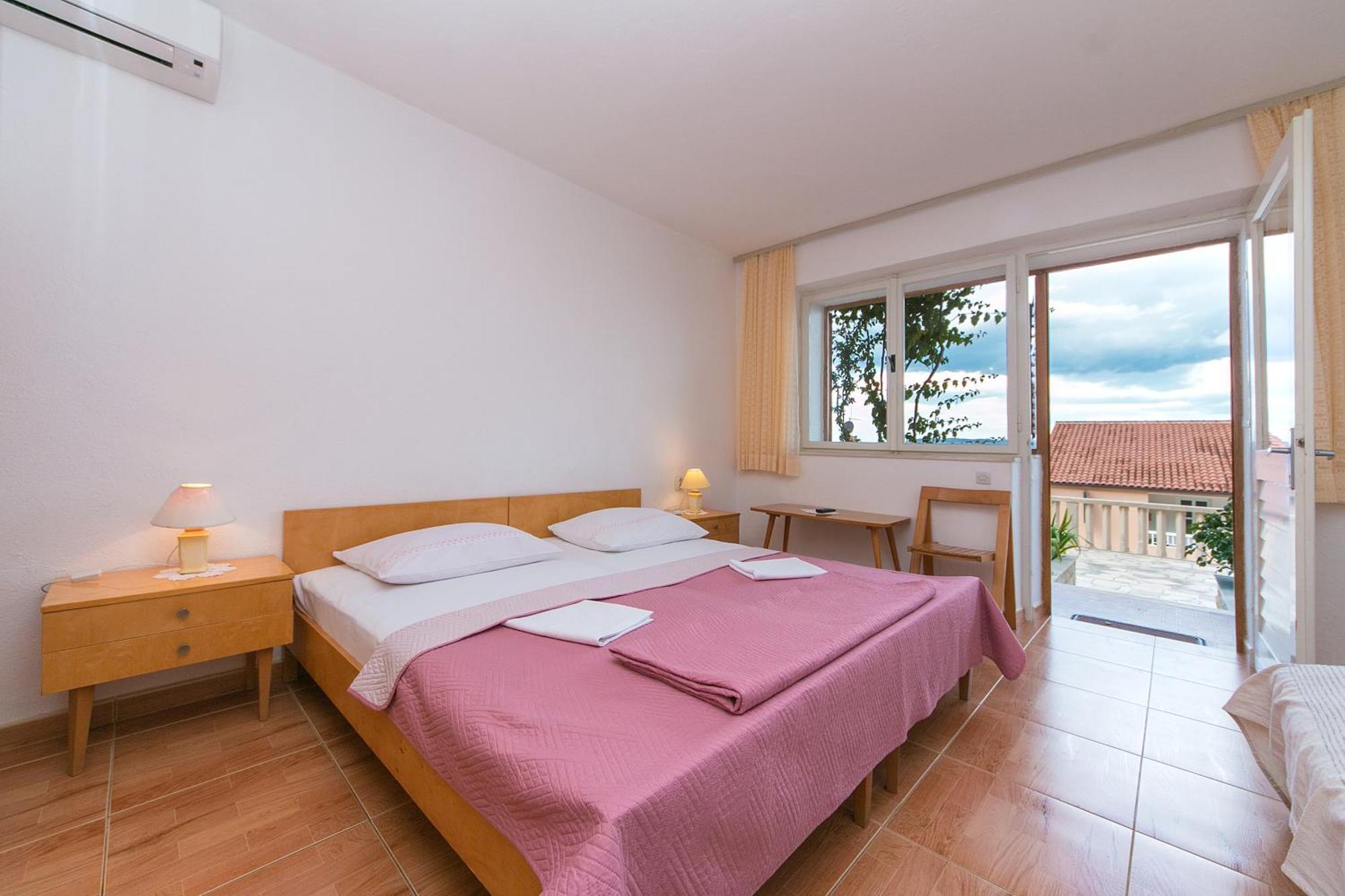 Apartments And Rooms By The Sea Brela, Makarska - 2752 외부 사진