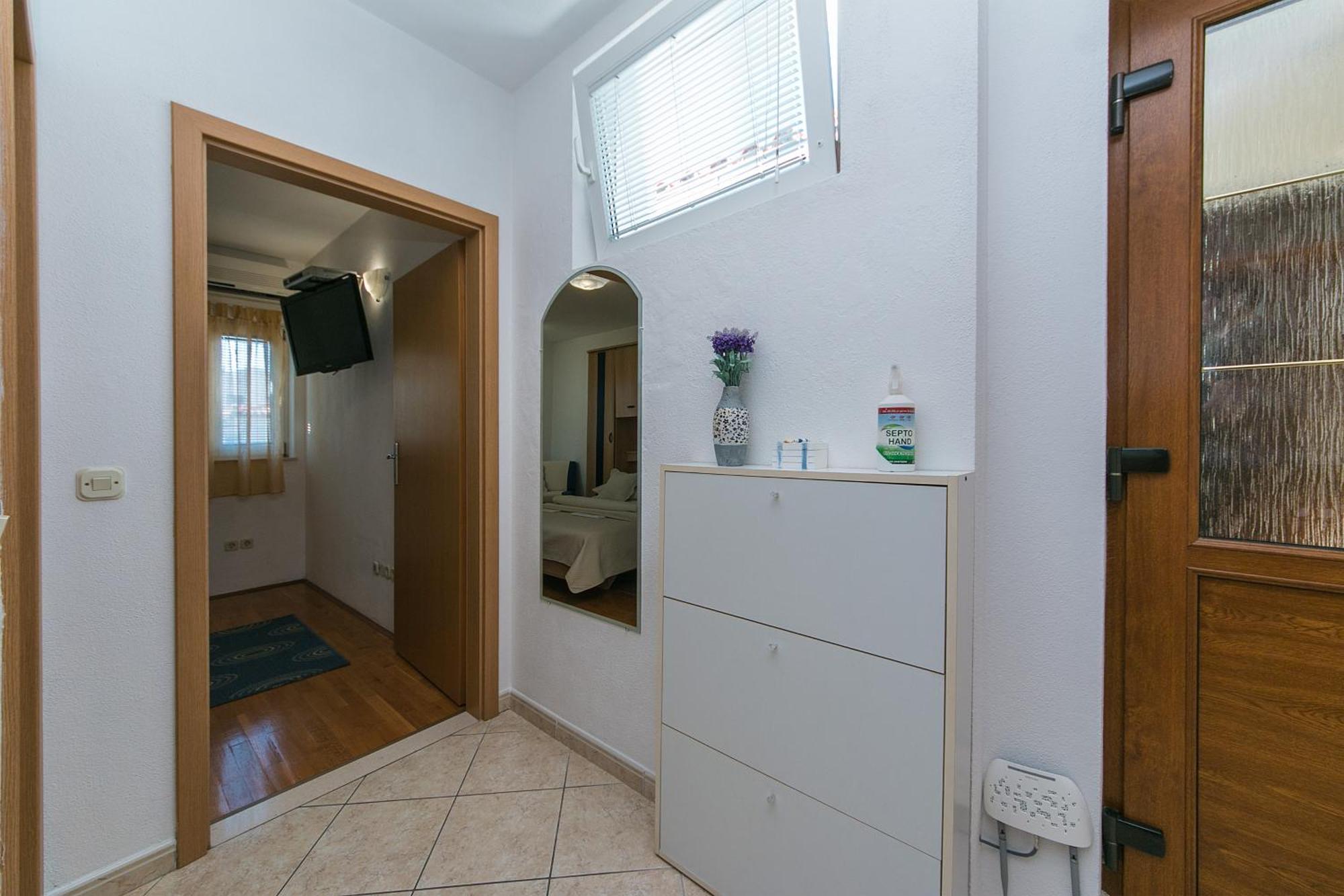 Apartments And Rooms By The Sea Brela, Makarska - 2752 외부 사진
