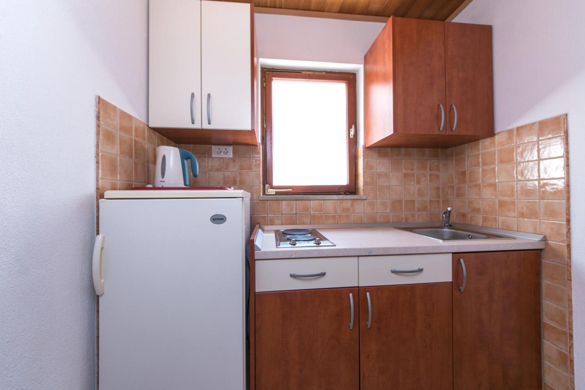 Apartments And Rooms By The Sea Brela, Makarska - 2752 외부 사진