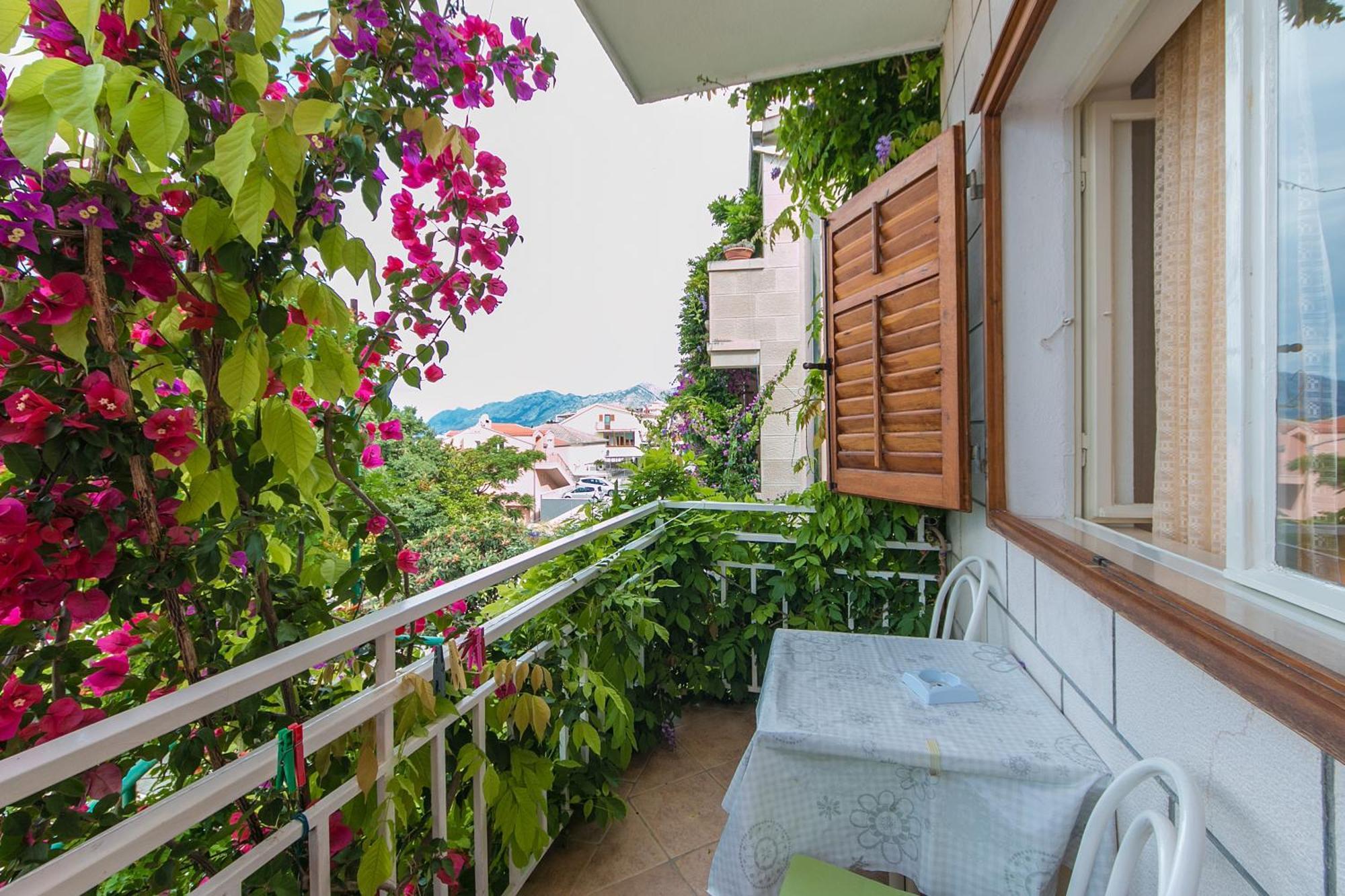 Apartments And Rooms By The Sea Brela, Makarska - 2752 외부 사진