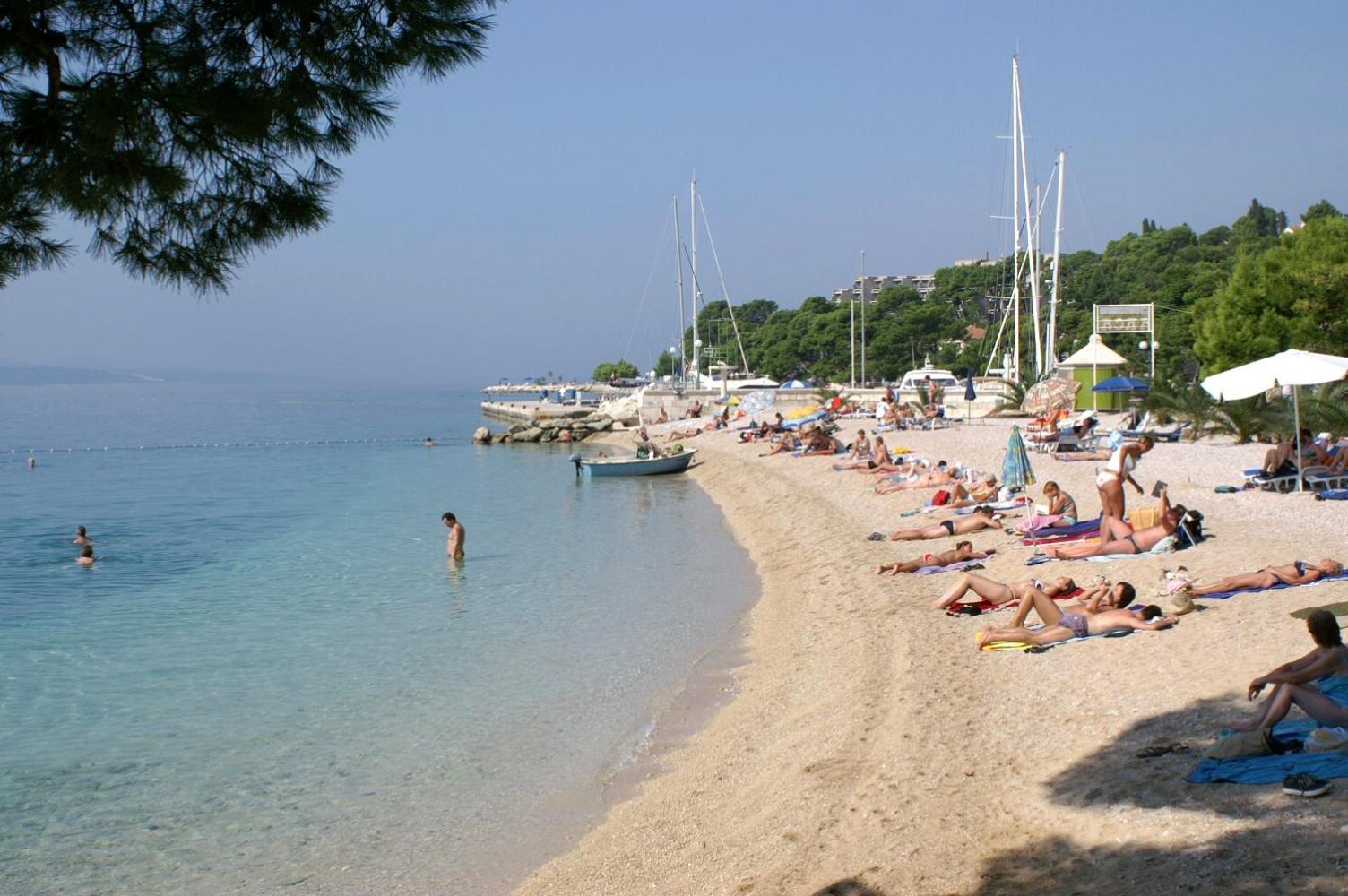 Apartments And Rooms By The Sea Brela, Makarska - 2752 외부 사진