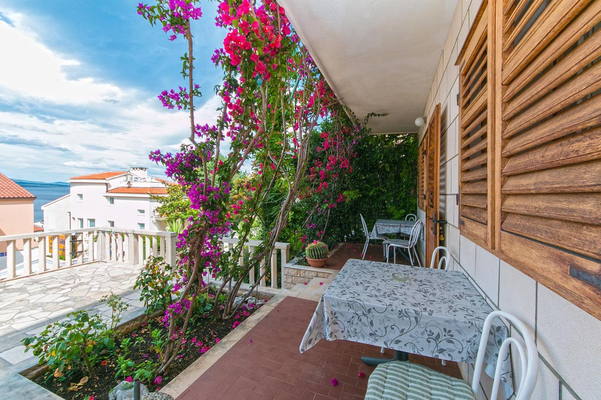 Apartments And Rooms By The Sea Brela, Makarska - 2752 외부 사진