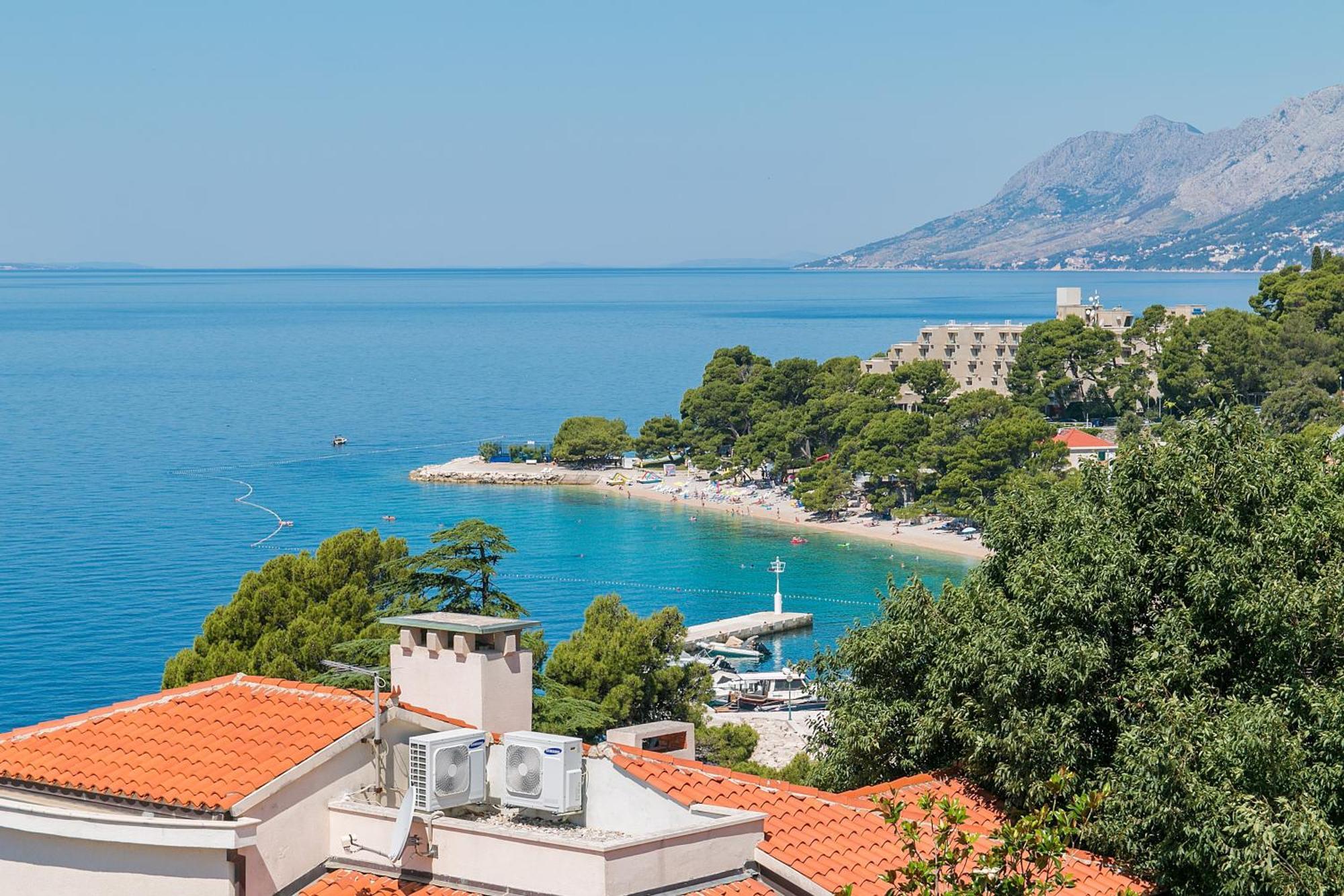 Apartments And Rooms By The Sea Brela, Makarska - 2752 외부 사진