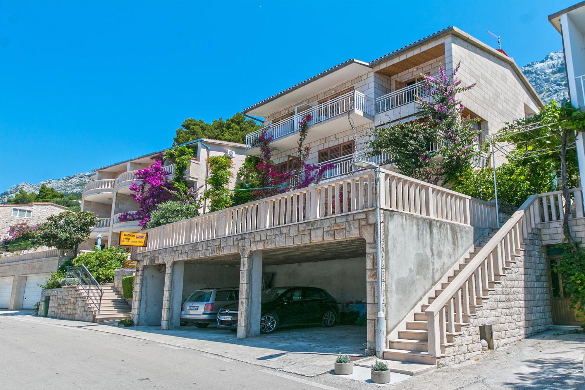 Apartments And Rooms By The Sea Brela, Makarska - 2752 외부 사진